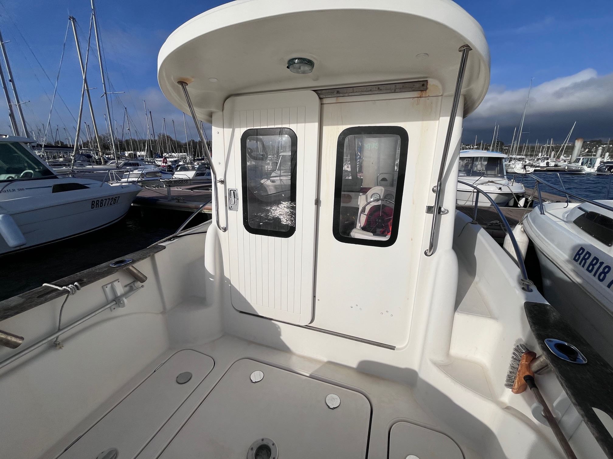 slider 6 Quicksilver  580 Pilothouse